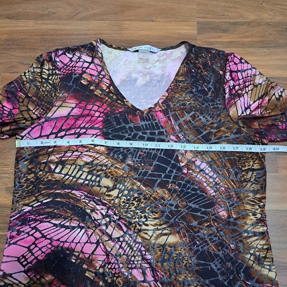 Peter Nygard | Womans petite colorful mid sleeved top - Picture 9 of 9